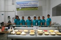 Die Landfrauen versorgten uns mit lecker Kuchen